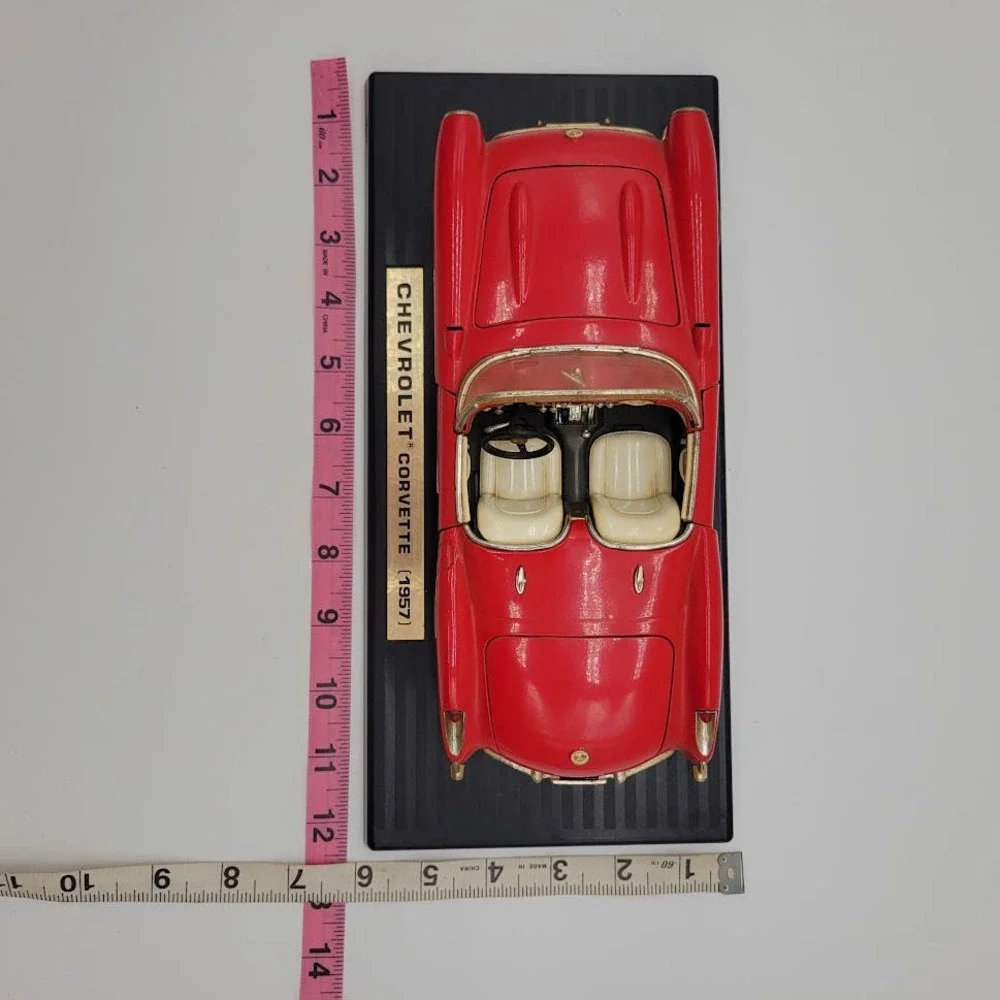 Road Tough 1957 Red Chevrolet Corvette Diecast 1:18 Scale‎ #92018 Display Stand